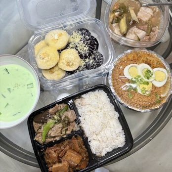 Adobo Shack - Buko pandan, puto cheese, kutsinta, sinigang, bicol express, pancit malabon - Hawaiian Near Me - Vancouver, Washington