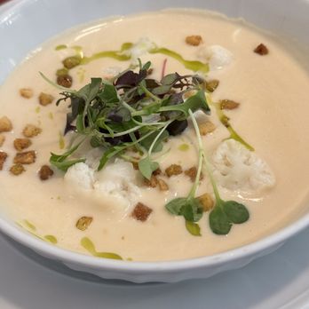 Place Carmin - Cauliflower soup - French Near Me - Montreal, Quebec Place Carmin - Cauliflower soup - French Near Me - Montreal, Quebec