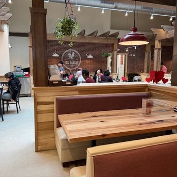 Egg Harbor Cafe - Comfortable tables and nice ambiance. - Breakfast & Brunch Near Me - Oak Park, Illinois