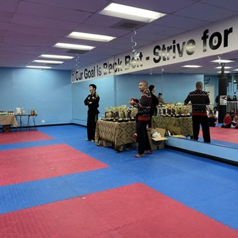 King Taekwondo - Year-End Trophy Ceremony & Potluck - Taekwondo Near Me - Porter Ranch, California King Taekwondo - Year-End Trophy Ceremony & Potluck - Taekwondo Near Me - Porter Ranch, California