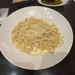 Italianni's - Alfredo fettuccine