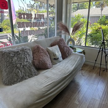 Jassie's Nail Lounge - Nail Salons Near Me - San Diego, California
