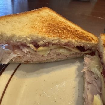 Redpoint Inn Restaurant - Turkey cranberry sandwich - Pizza Near Me - Jasper, Tennessee