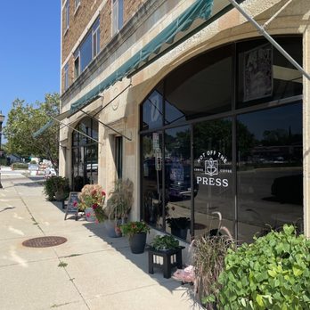 Hot Off The Press Comics and Coffee - Entrance - Coffee & Tea Near Me - Austin, Minnesota Hot Off The Press Comics and Coffee - Entrance - Coffee & Tea Near Me - Austin, Minnesota