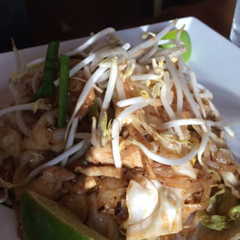 Star Noodle - Pad Thai - Asian Fusion Near Me - Lahaina, Hawaii