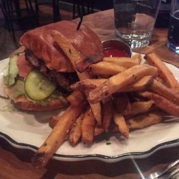 101 Craft Kitchen - 101 Burger and fries - New American Near Me - Westerville, Ohio