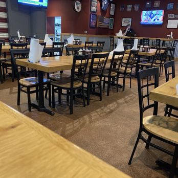 Doc's Commerce Smokehouse - Restaurant, low tables - Barbeque Near Me - Milwaukee, Wisconsin Doc's Commerce Smokehouse - Restaurant, low tables - Barbeque Near Me - Milwaukee, Wisconsin