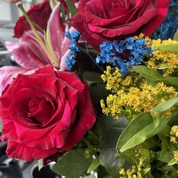 Flower Shop on 4th Avenue - Valentines arrangement - designers choice