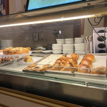 Confeitaria Nacional - Bakeries Near Me - Lisbon, 11 Confeitaria Nacional - Bakeries Near Me - Lisbon, 11