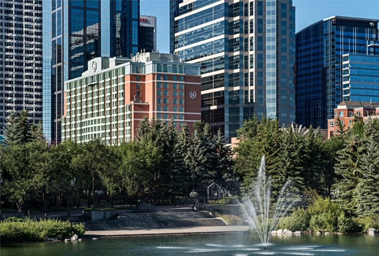 255 Barclay Parade Sw Calgary Ab T2p 5c2