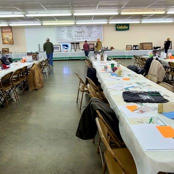 Keith County Fair & Exhibit Hall - Dining tables with free sponsors gifts. - Ogallala, Nebraska Keith County Fair & Exhibit Hall - Dining tables with free sponsors gifts. - Ogallala, Nebraska