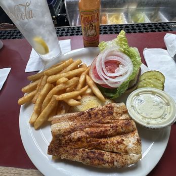 Ashley's of Rockledge - Mahi sandwich (it's not on the menu just ask) - American Near Me - Rockledge, Florida