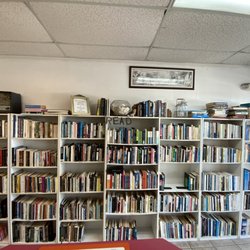 Postal Services Today - Book in Spanish Available For Sale