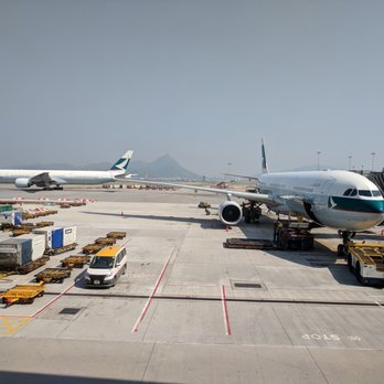 玉衡堂 - There's no better way to make me love you than to let me watch airplanes while I lounge and drink champagne. - Airport Lounges Near Me - Hong Kong, HK