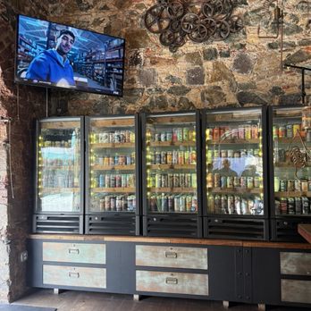 Taphus Beer House - Selection of beers in a can - Beer Bar Near Me - Charlotte Amalie, Virgin Islands