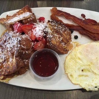 Broken Yolk Cafe - Tiki Toast - Breakfast & Brunch Near Me - Del Mar, California