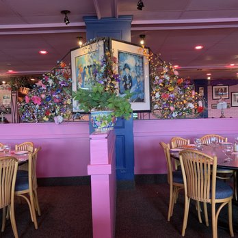 The Secret Garden Restaurant - Outdated inside - Breakfast & Brunch Near Me - Niagara Falls, Ontario The Secret Garden Restaurant - Outdated inside - Breakfast & Brunch Near Me - Niagara Falls, Ontario