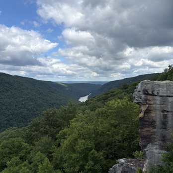 Coopers Rock State Forest - Ravens Rock trail outlook - Parks Near Me - Bruceton Mills, West Virginia Coopers Rock State Forest - Ravens Rock trail outlook - Parks Near Me - Bruceton Mills, West Virginia