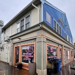 The Grilled Cheese Gallery - Outside