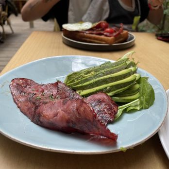 Outro - Side order ( turkey bacon & slices of avacado) - Cafes Near Me - New York, New York Outro - Side order ( turkey bacon & slices of avacado) - Cafes Near Me - New York, New York