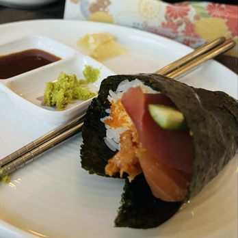 Ootoro Sushi - Handroll made at home from handroll box - Sushi Bars Near Me - Irvine, California