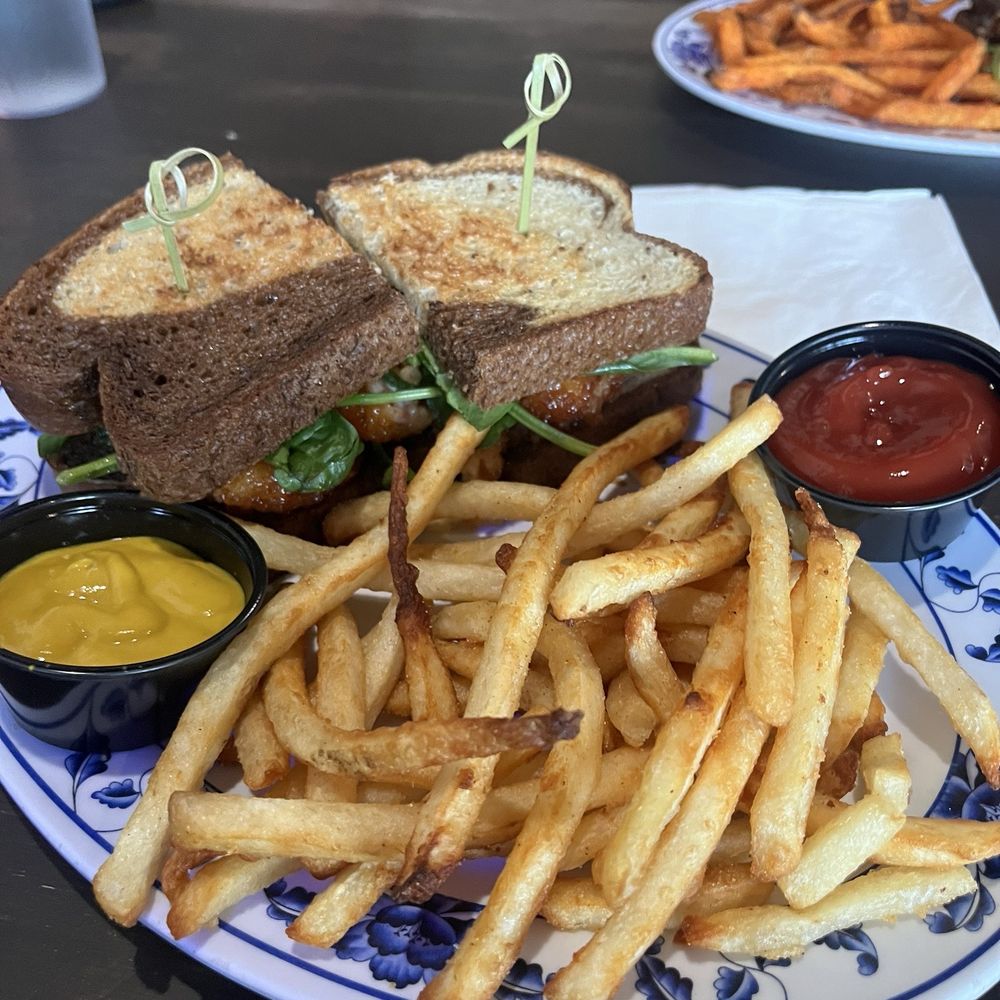 Enoteca - Shrimp tempura sandwich on rye bread - Bars Near Me - Crescent City, California Enoteca - Shrimp tempura sandwich on rye bread - Bars Near Me - Crescent City, California