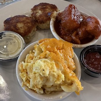 Kelsey's - Crab Cakes with Yams and Mac & Cheese - Soul Food Near Me - Atlantic City, New Jersey