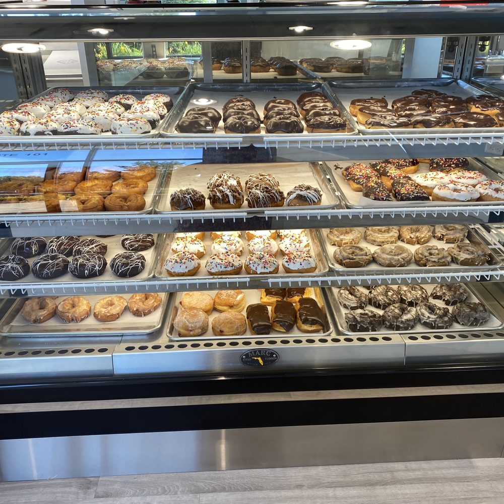 Fiene's Bakery - Bakeries Near Me - Naperville, Illinois
