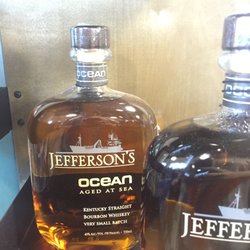 Aurora Liquor
