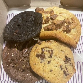Insomnia Cookies - Desserts Near Me - Chicago, Illinois