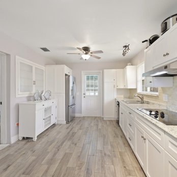 Aquamarine Real Estate - Oversized Kitchen | Park Shore | Naples, FL | Aquamarine Real Estate - Real Estate Services Near Me - Naples, Florida Aquamarine Real Estate - Oversized Kitchen | Park Shore | Naples, FL | Aquamarine Real Estate - Real Estate Services Near Me - Naples, Florida