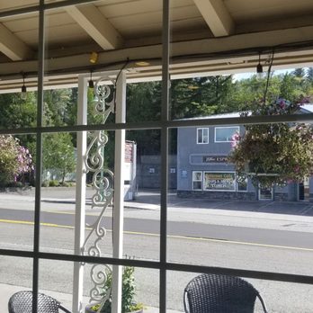 Hi-Lo Cafe - American Near Me - Weed, California Hi-Lo Cafe - American Near Me - Weed, California