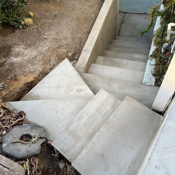 Kardashian Concrete - Initial pathway and retaining wall - Masonry/Concrete Near Me Kardashian Concrete - Initial pathway and retaining wall - Masonry/Concrete Near Me