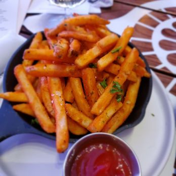 The Front Yard - French fries - Beer Gardens Near Me - Las Vegas, Nevada