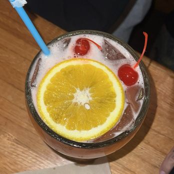 Applebee's Grill + Bar - Bahama mama - American Near Me - Elizabeth, New Jersey
