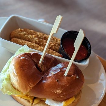 Applebee's Grill + Bar - Cheeseburger and mozzarella sticks - American Near Me - Catonsville, Maryland Applebee's Grill + Bar - Cheeseburger and mozzarella sticks - American Near Me - Catonsville, Maryland