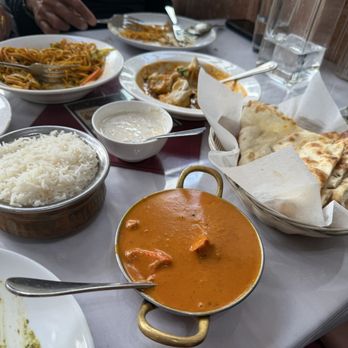 Trisara - Chicken tikka masala, butter naan, vegetable momo's, chow mein, vegetable fried rice - Asian Fusion Near Me - San Francisco, California Trisara - Chicken tikka masala, butter naan, vegetable momo's, chow mein, vegetable fried rice - Asian Fusion Near Me - San Francisco, California