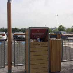 Mc Donalds - Overflowing bins and no recycling :-(