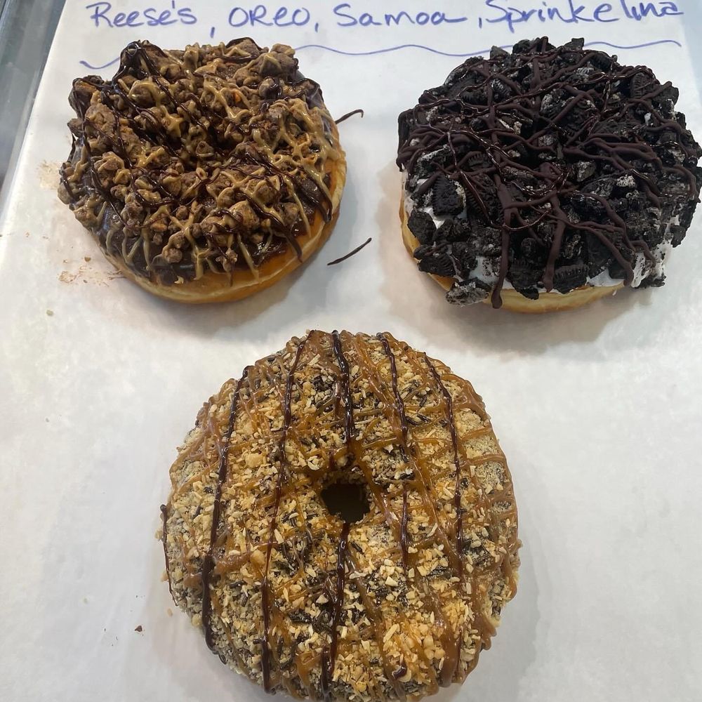 Blue Mountain Donut Company - Massive handmade "biggie" doughnuts - Donuts Near Me - Joseph, Oregon