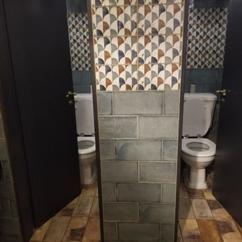 Jamy‘s Burger - Ladies room is cold and mostly clean - Burgers Near Me - Mainz, RP