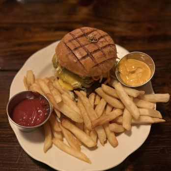The Expat - Banh Mi Smash Cheese Burger - Gastropubs Near Me - New York, New York