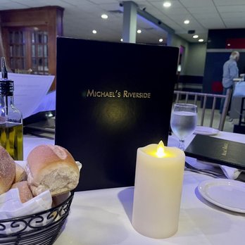 Michael's Riverside - Interior - Italian Near Me - Lyndhurst, New Jersey