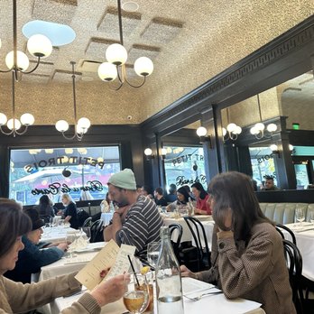 Petit Trois - Inside ambiance - French Near Me - Sherman Oaks, California Petit Trois - Inside ambiance - French Near Me - Sherman Oaks, California