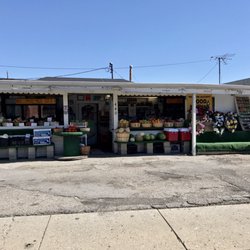 Mae's Market - Open all year!