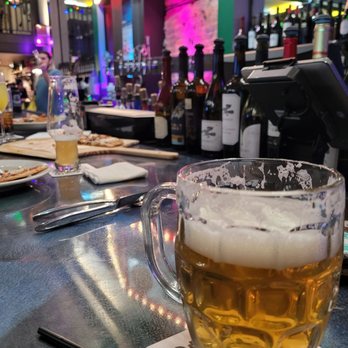 BeeZr - Gastropubs Near Me - Huntsville, Alabama