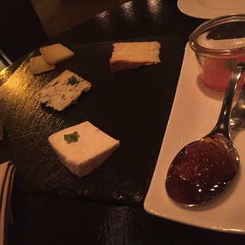 Das Stue - Cheese tray at the bar - Hotels Near Me - Berlin, BE