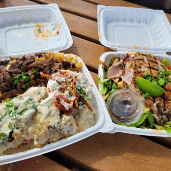 Flyin' Ahi - Baked stuffed Ono w/ truffle cream sauce, kalbi fries & spicy ahi, blackened ahi salad - Food Trucks Near Me - Mililani, Hawaii