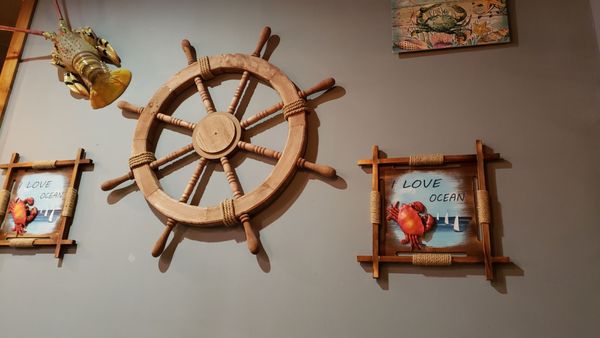 Mr. & Mrs. Crab Juicy Seafood & Bar by null