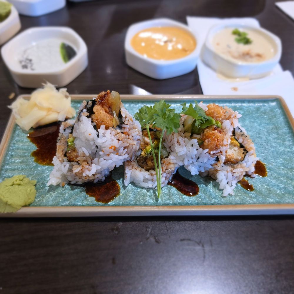 Sushi Yama - Tempura chicken roll - Sushi Bars Near Me - Orlando, Florida Sushi Yama - Tempura chicken roll - Sushi Bars Near Me - Orlando, Florida