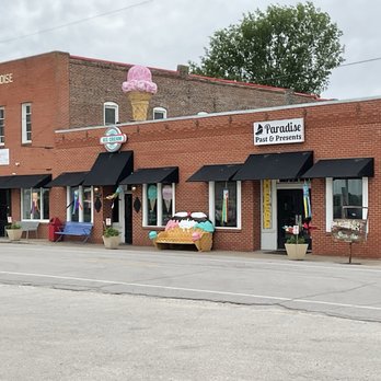Paradise Ice Cream Parlor - Front of building - Ice Cream & Frozen Yogurt Near Me - Smithville, Missouri Paradise Ice Cream Parlor - Front of building - Ice Cream & Frozen Yogurt Near Me - Smithville, Missouri